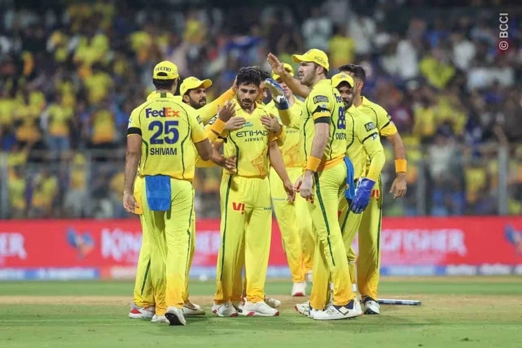 Aakash Chopra Sounds Alarm: CSK's Dot Ball Dilemma Ahead of MI