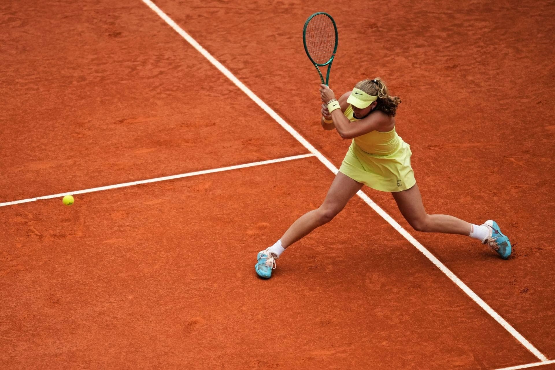 Naomi Osaka's ex-coach rallies behind Mirra Andreeva amid crying criticism after Madrid final loss