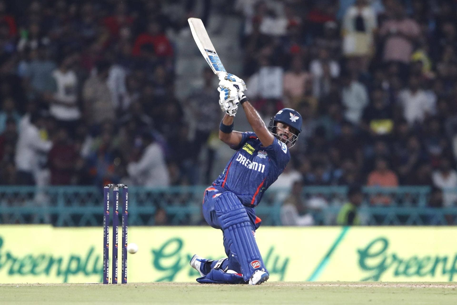 Nicholas Pooran ne Will Jacks ko maara 3 sixes, kya dhamaka hai!
