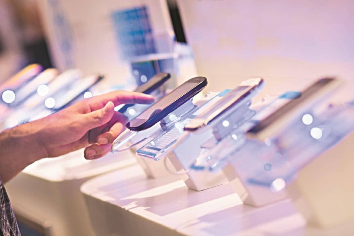 India ka smartphone market 2026 mein girne wala hai, Vivo king hai
