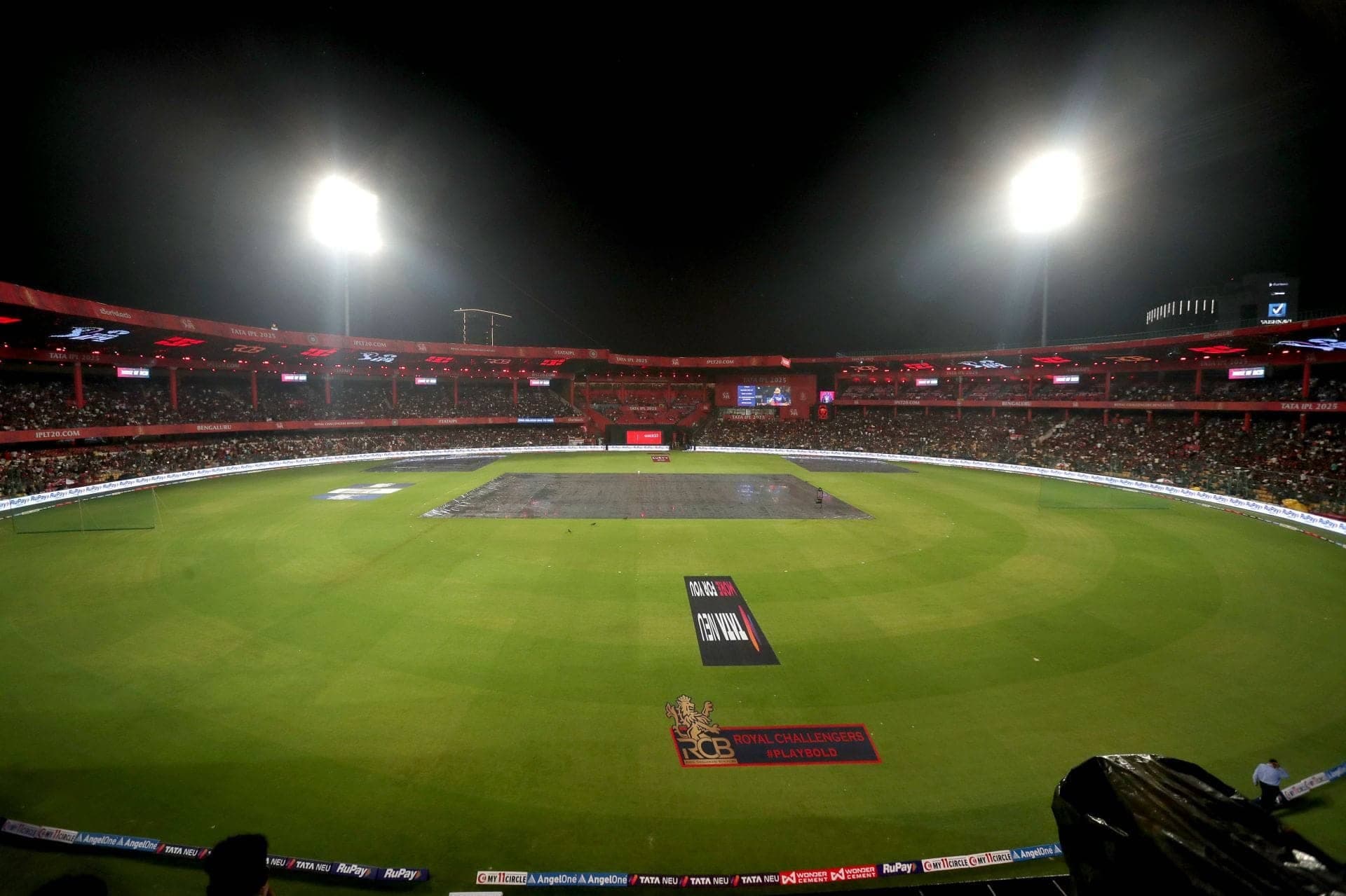 Ticket Drama Threatens IPL 2026 Final at Chinnaswamy Stadium