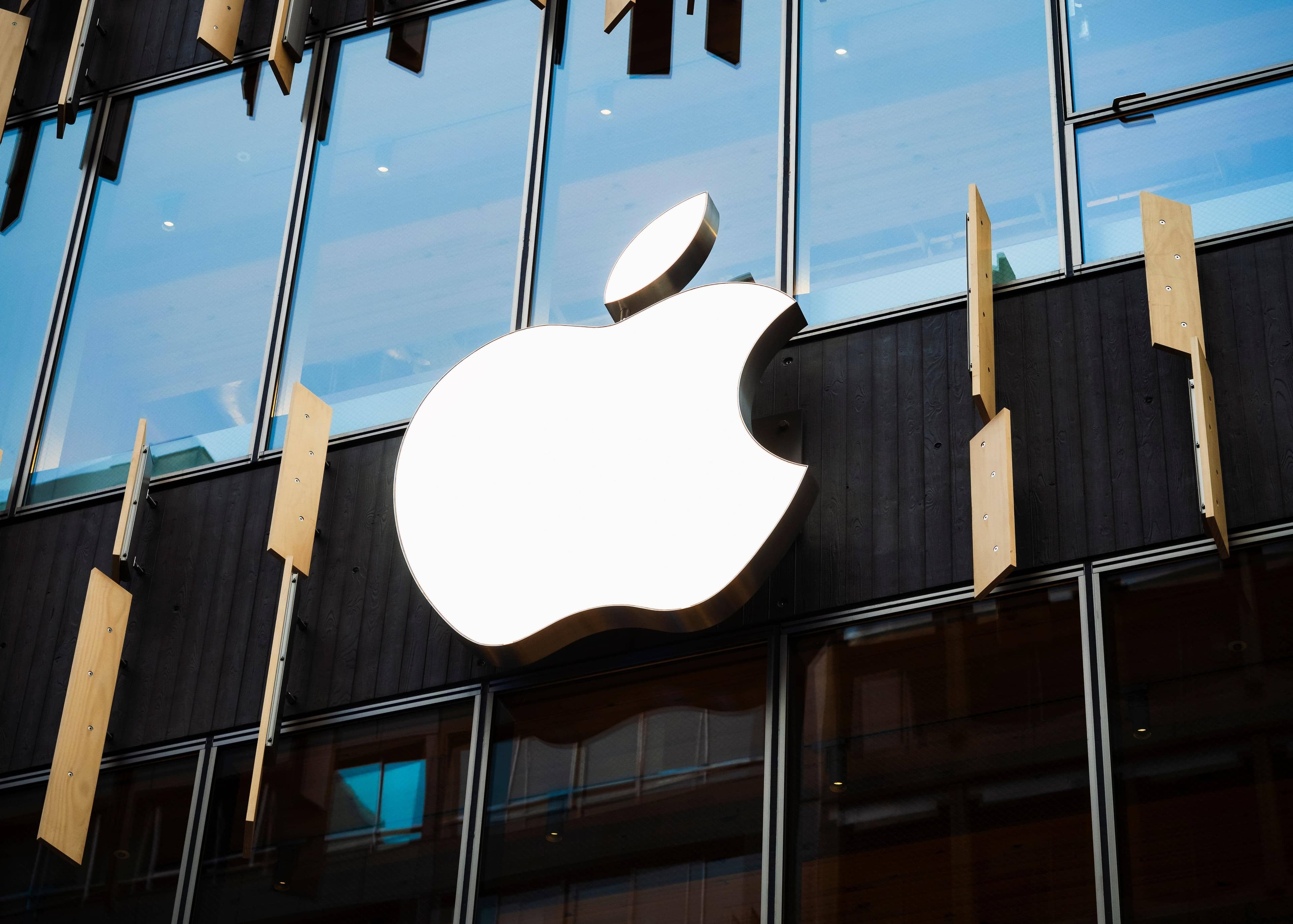 Apple's iOS 27: Unleashing AI Chaos, Are You Ready?