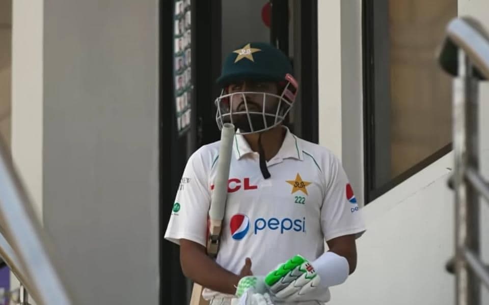 Babar Azam ki knee injury se cricket ka maidan hil gaya!