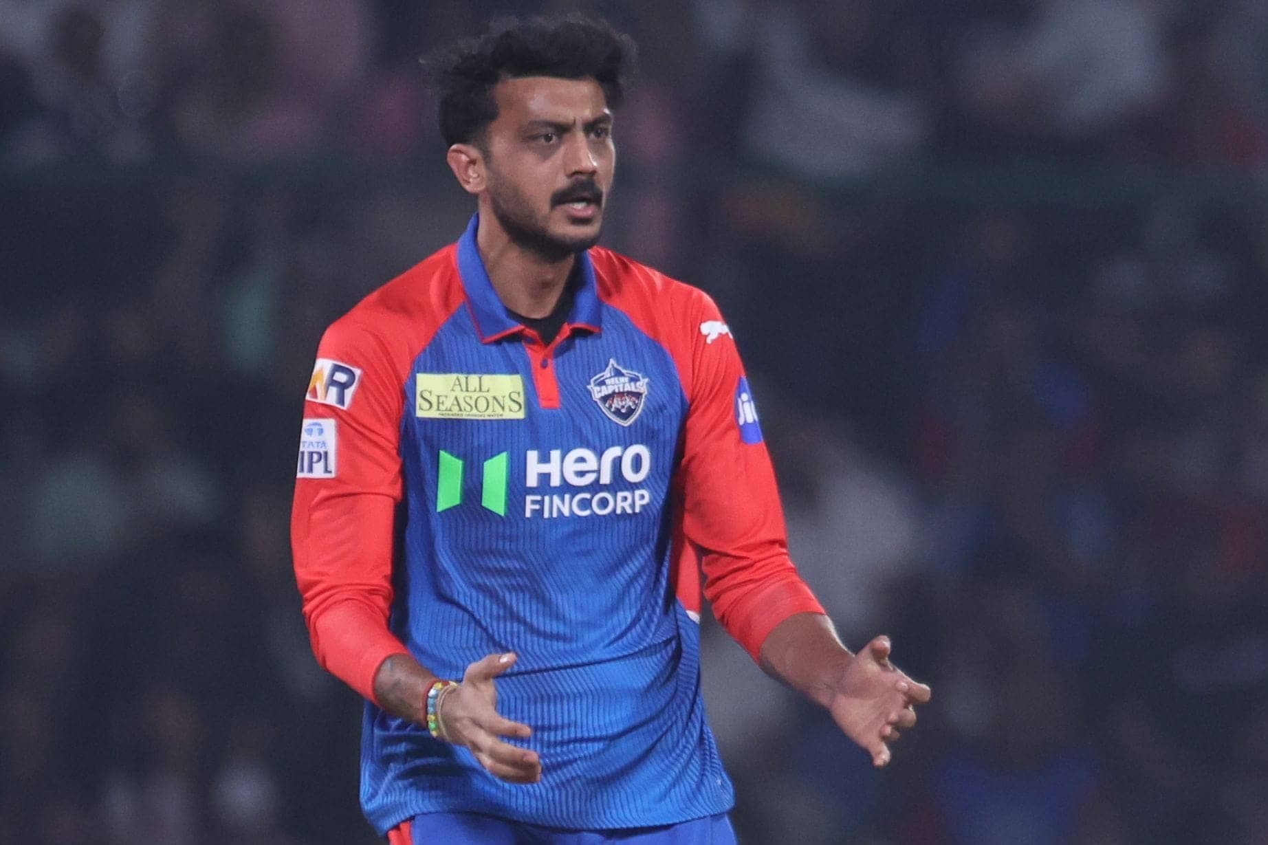 Badrinath ka dhamaka: Axar ne Kuldeep ko gira diya kya?