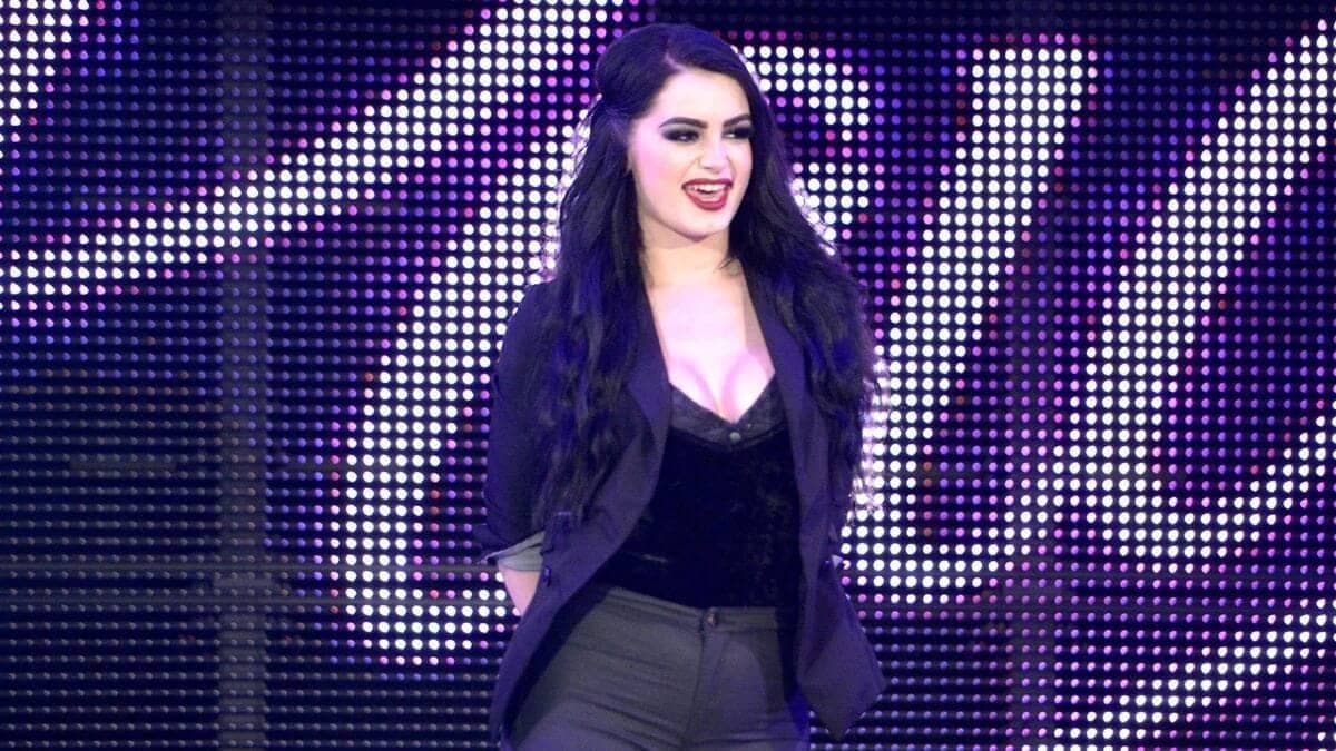 Paige breaks silence after concerning footage following head injury on SmackDown