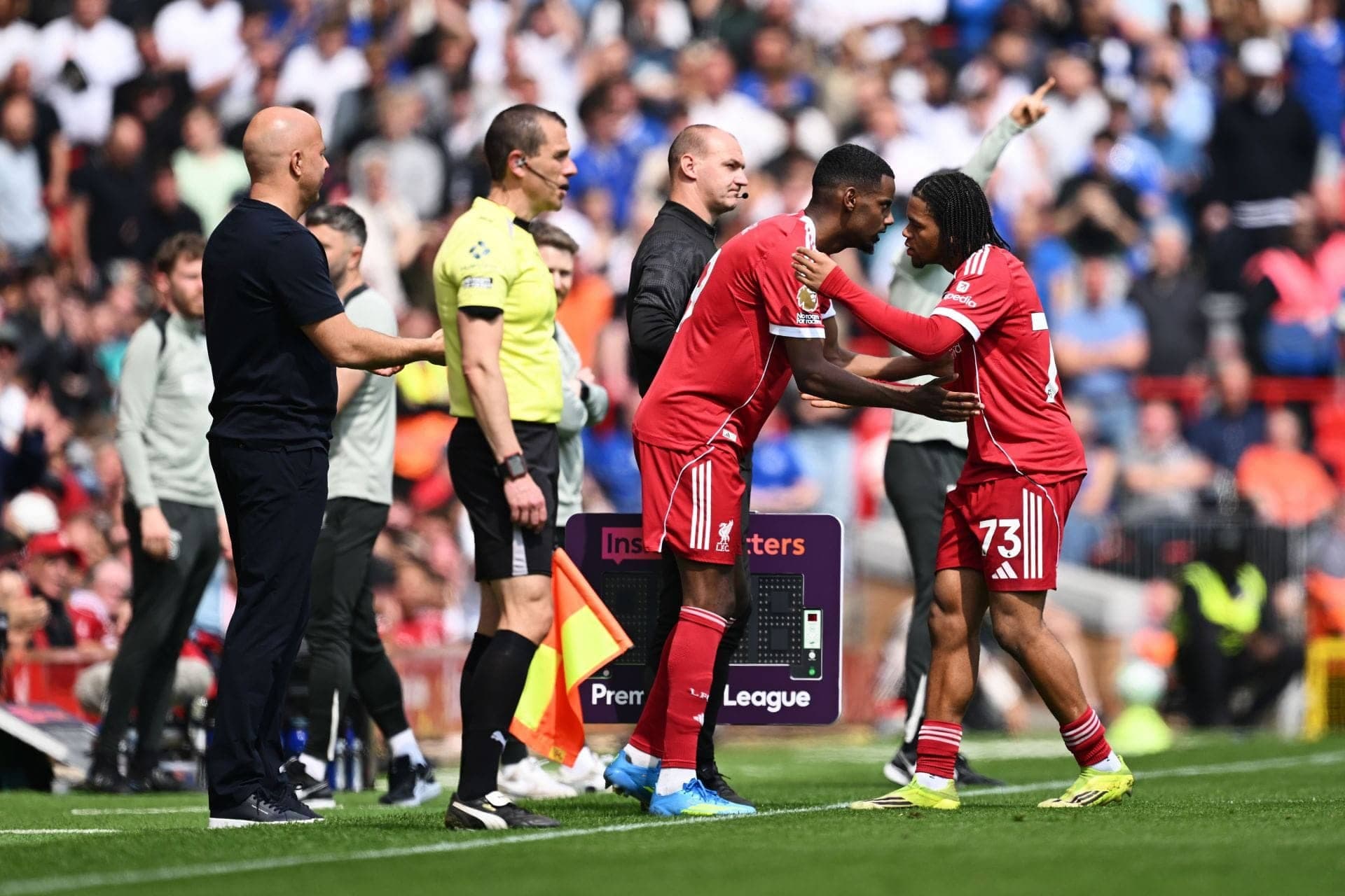 Arne Slot's Cramp Crisis: Ngumoha's Substitution Explained