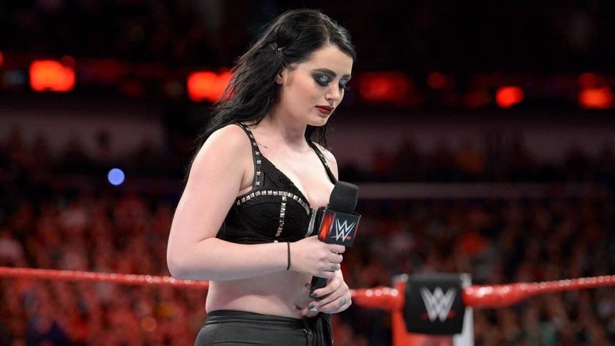 "Needs to be released," "Get rid of her" - Fans call out WWE star after Paige is injured on SmackDown