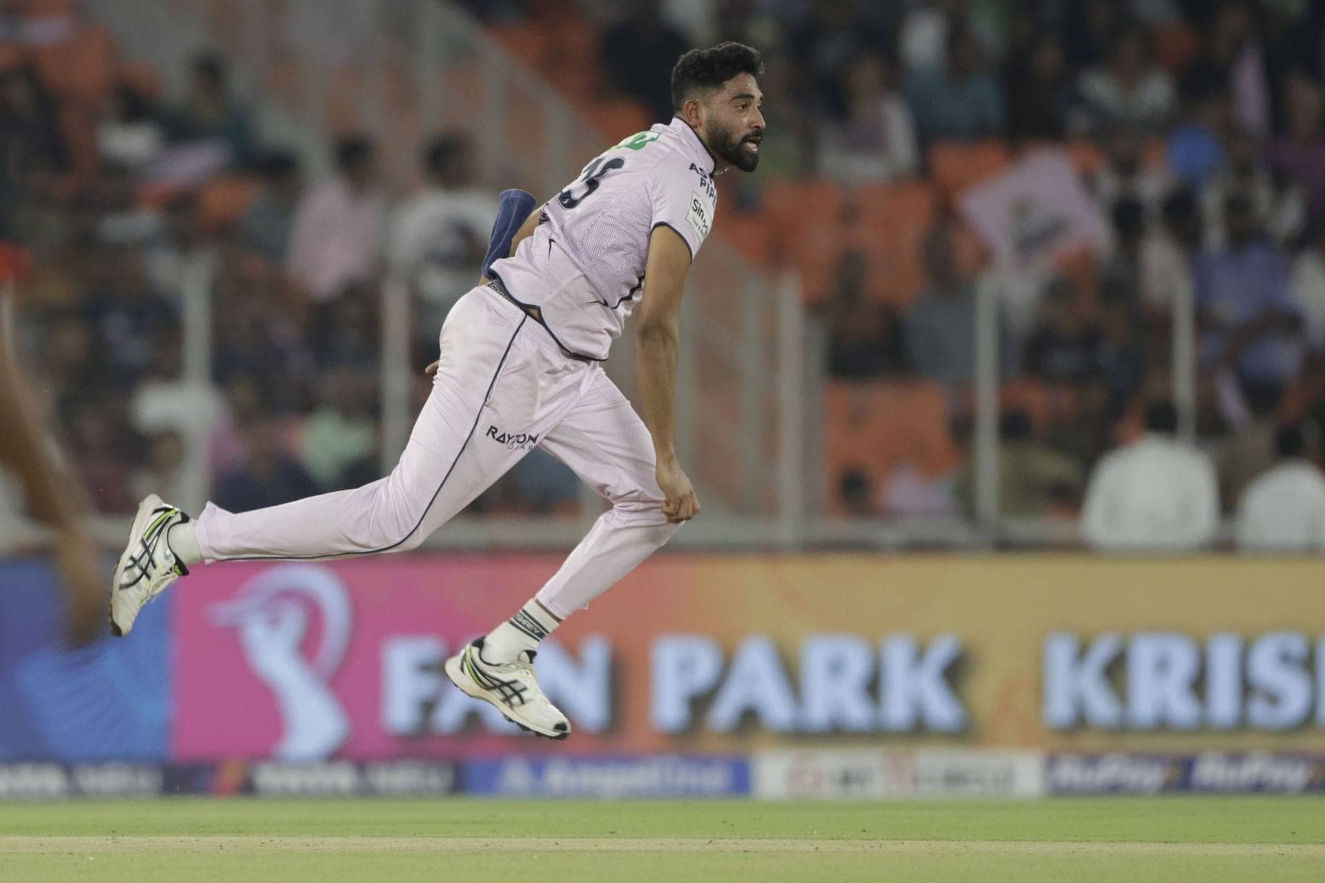 Mohammed Siraj removes Travis Head for a duck to provide stunning start to GT against SRH in IPL 2026 match [Watch]