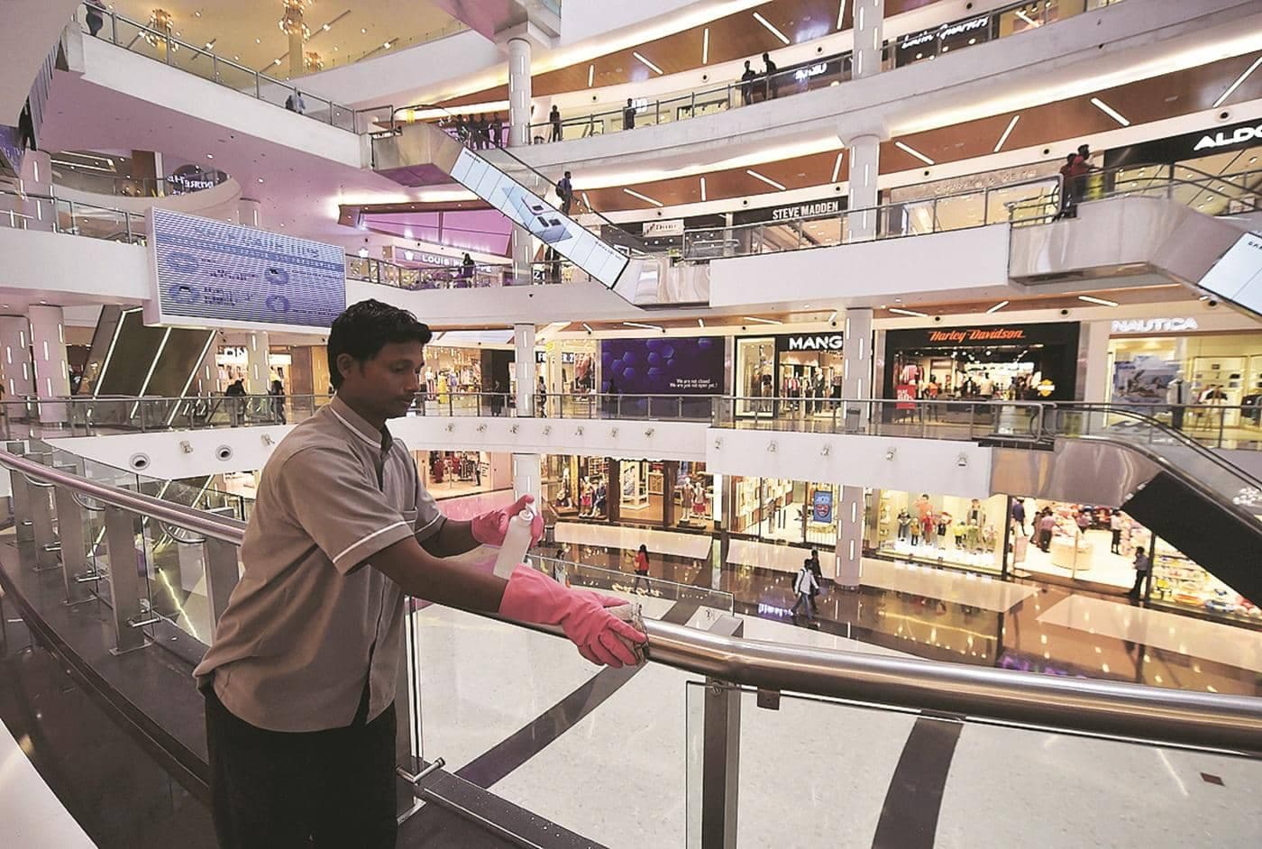 Delhi-NCR Malls Full, Mumbai Rents Rocket by 20%!