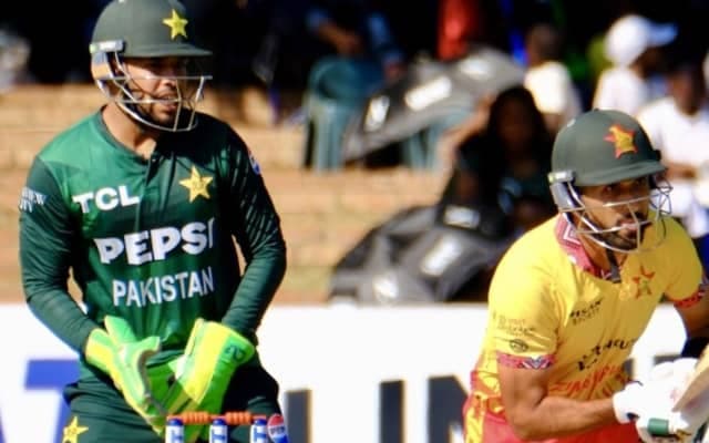 Pakistan vs Zimbabwe: T20 Tri-Series Match 4 Ki Masti!