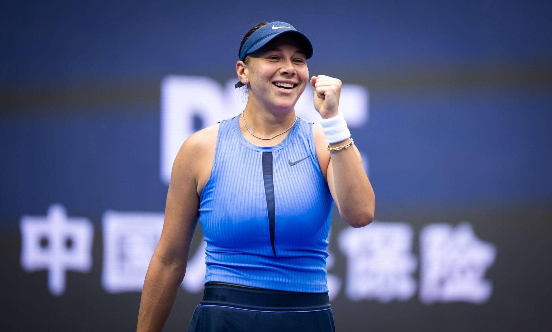 Amanda Anisimova ki festive look, garba ya Tapu ki masti?