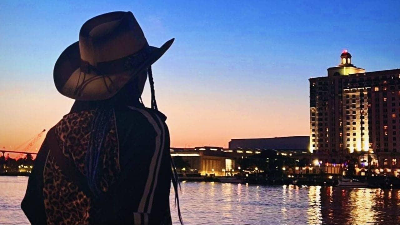 Giulia Shocks WWE Universe, Claims Championship on SmackDown