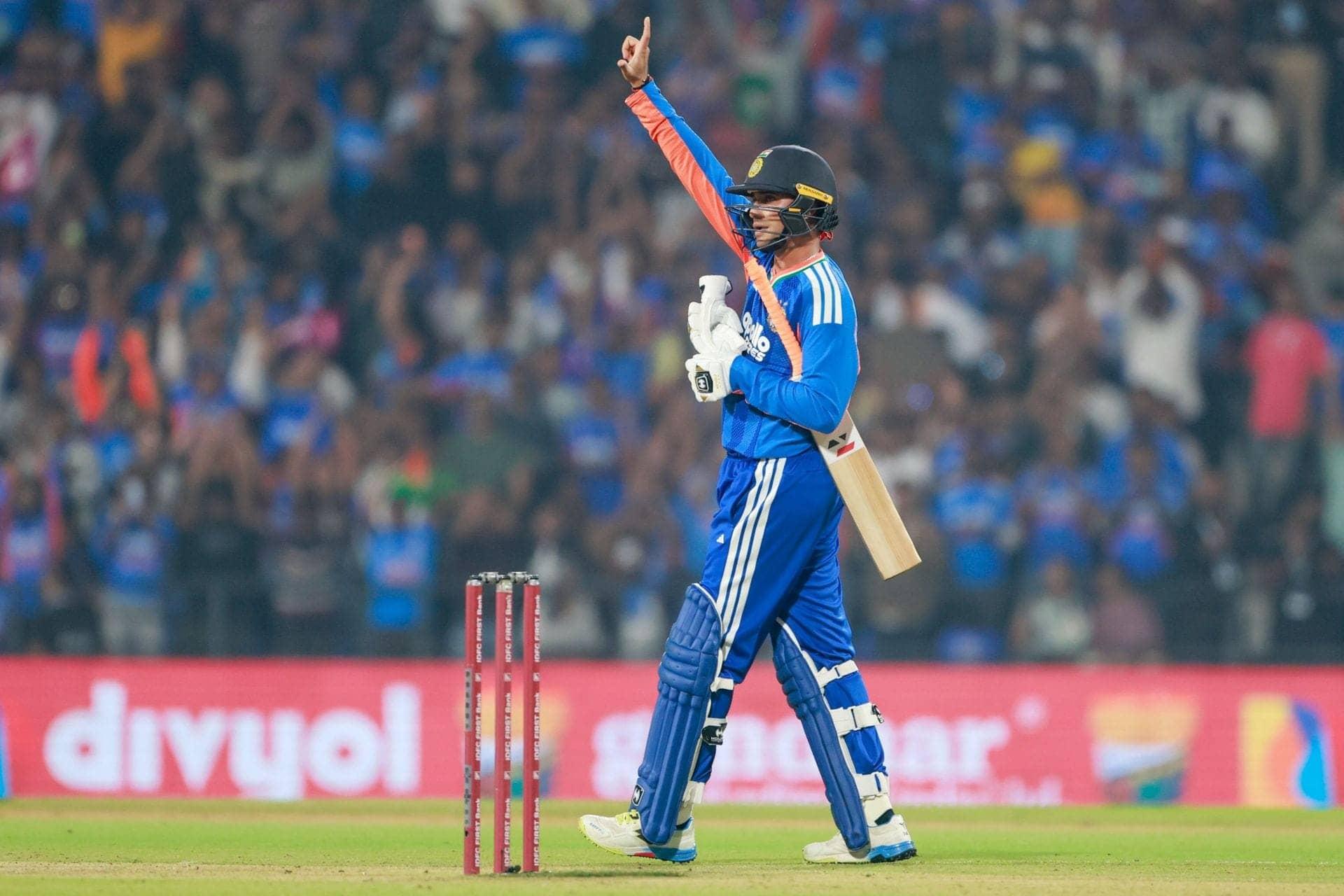 Parthiv Patel: Yuvraj Tweets Praise Before Texting Abhishek!