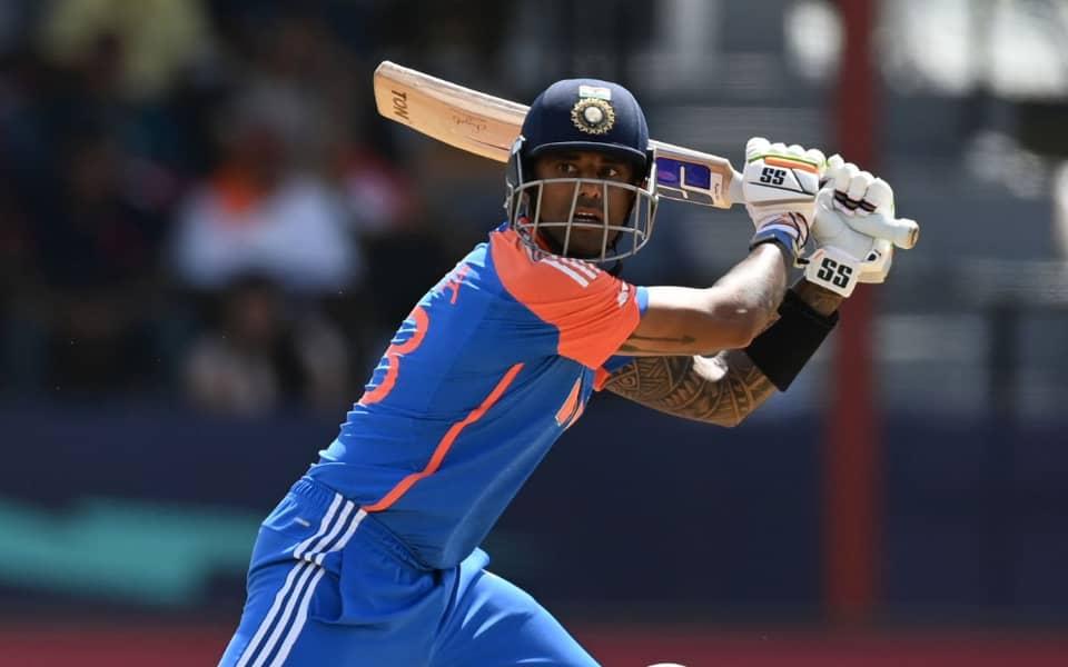 Khushi Mukherjee's 500 Crore Challenge: A Cricket Showdown!