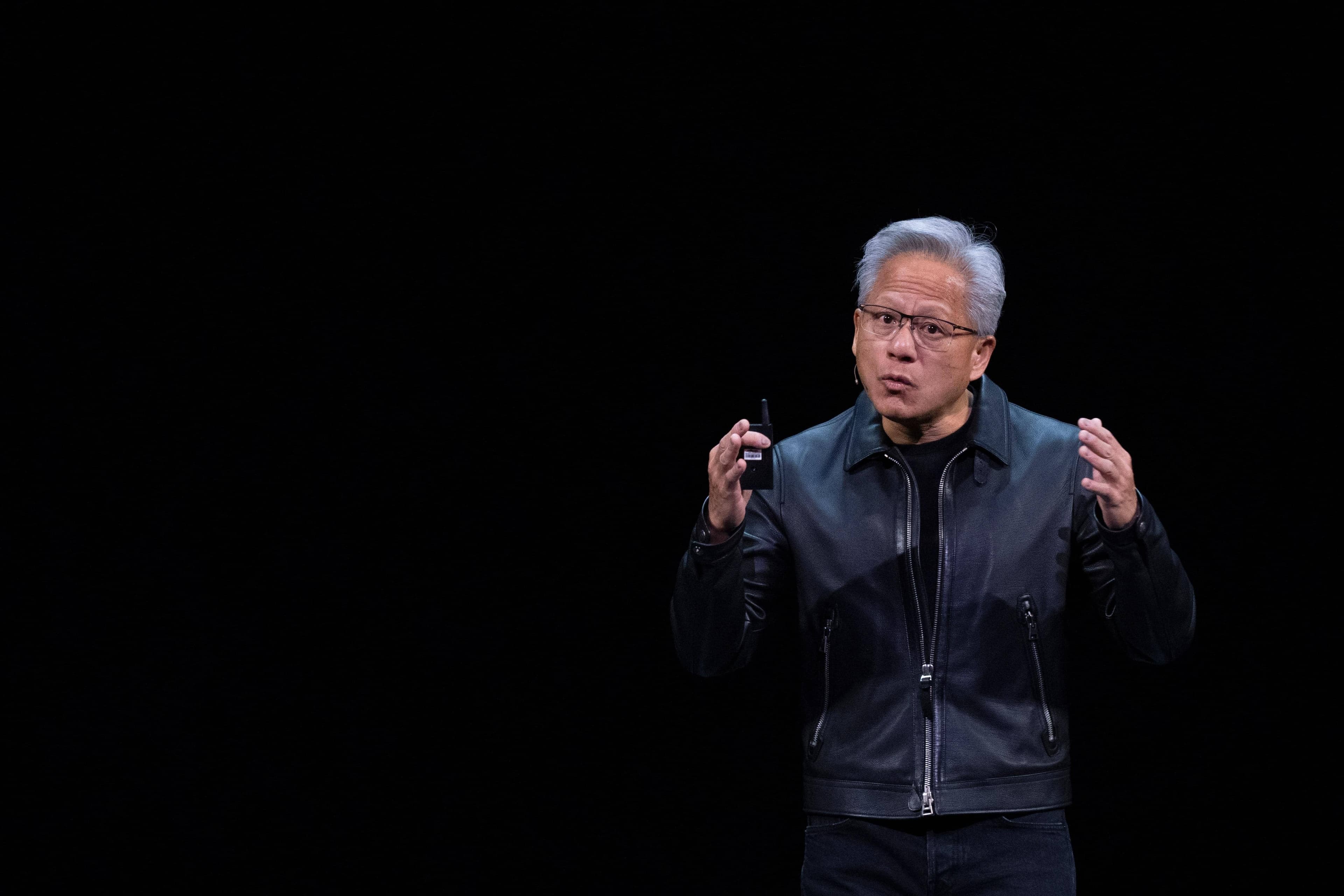 Nvidia's Huang Dismisses AI Fears as Stocks Take a Dive