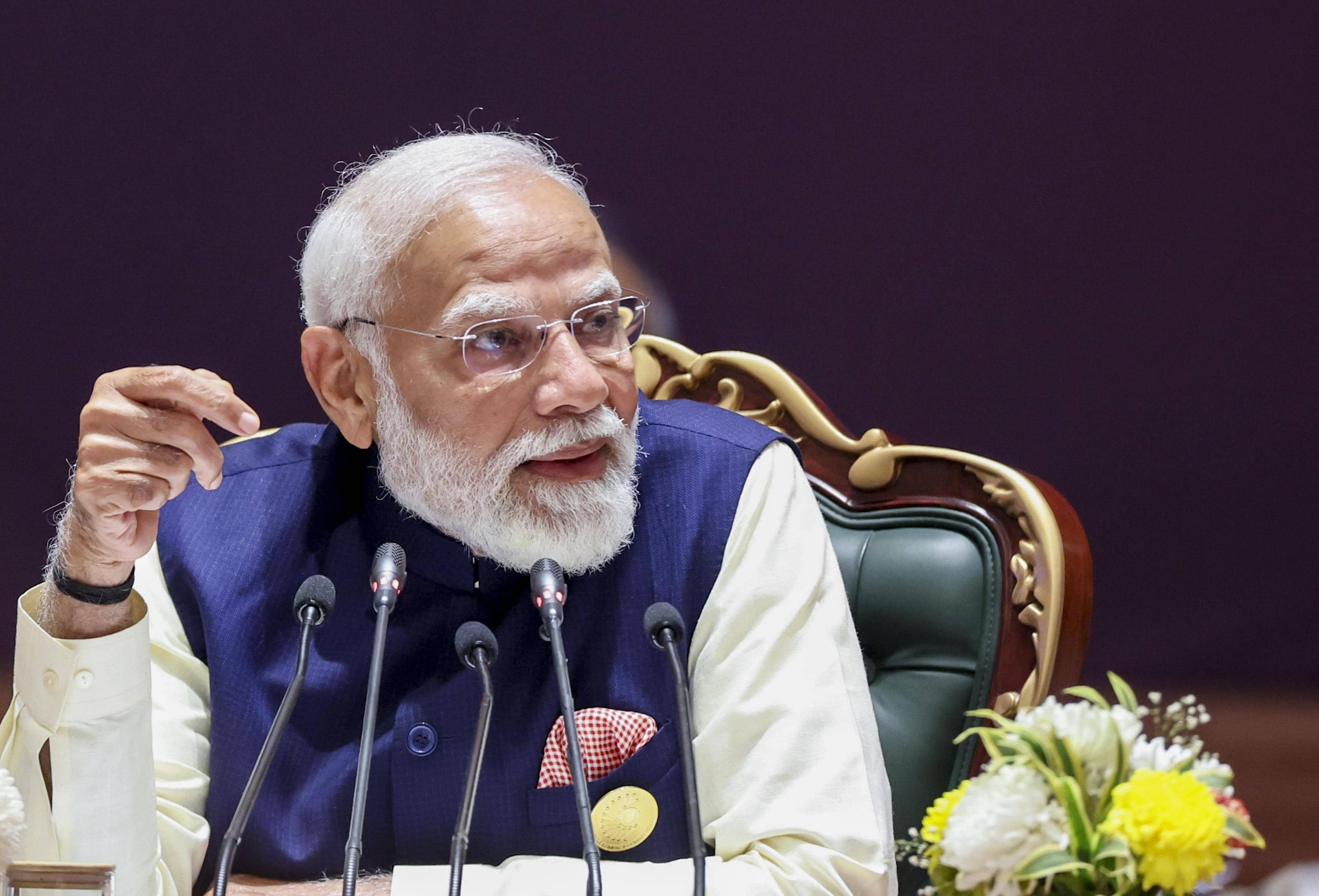PM Modi warns: Stay safe from digital fraudsters!