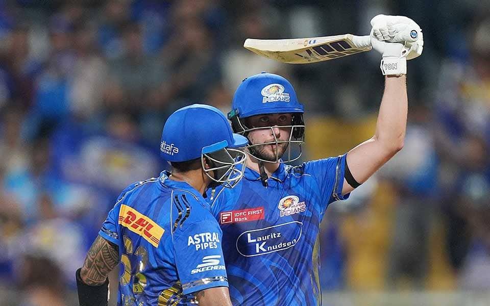 Mumbai Indians Gear Up with Overseas Stars for IPL 2026