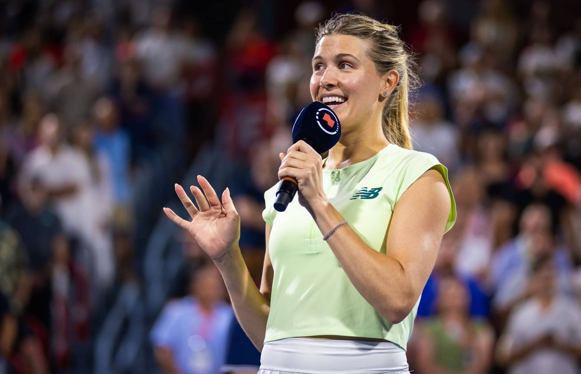 Eugenie Bouchard Declares Roger Federer’s Look an 'Aura'!