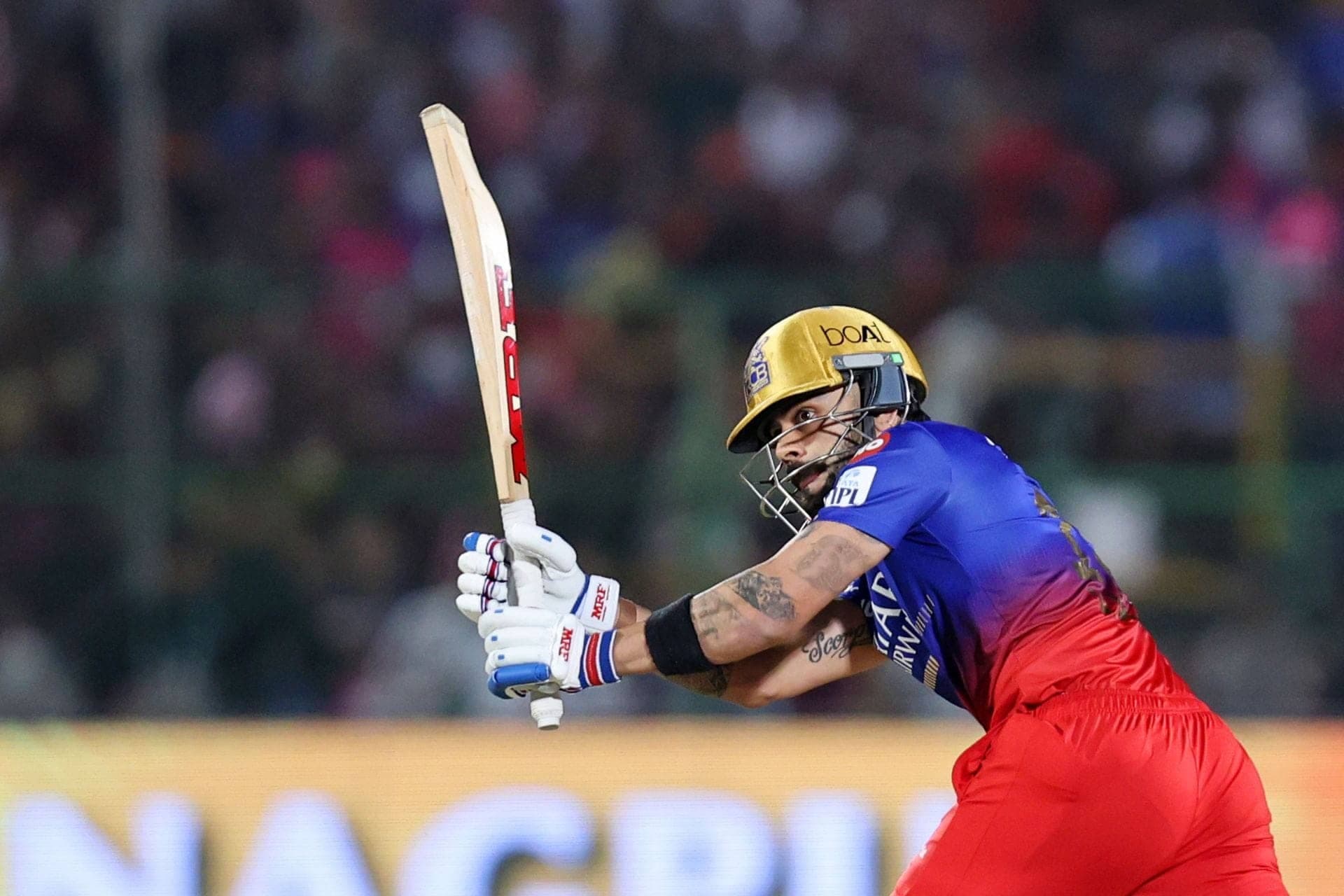 Virat Kohli's No-Look Six Stuns Matt Henry and Crowd