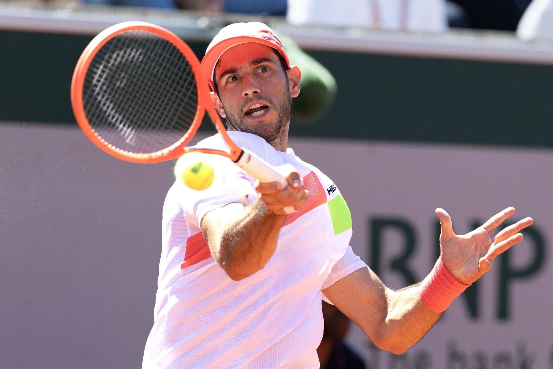 Nuno Borges Shocks With Underarm Serve, Fans Go Crazy!