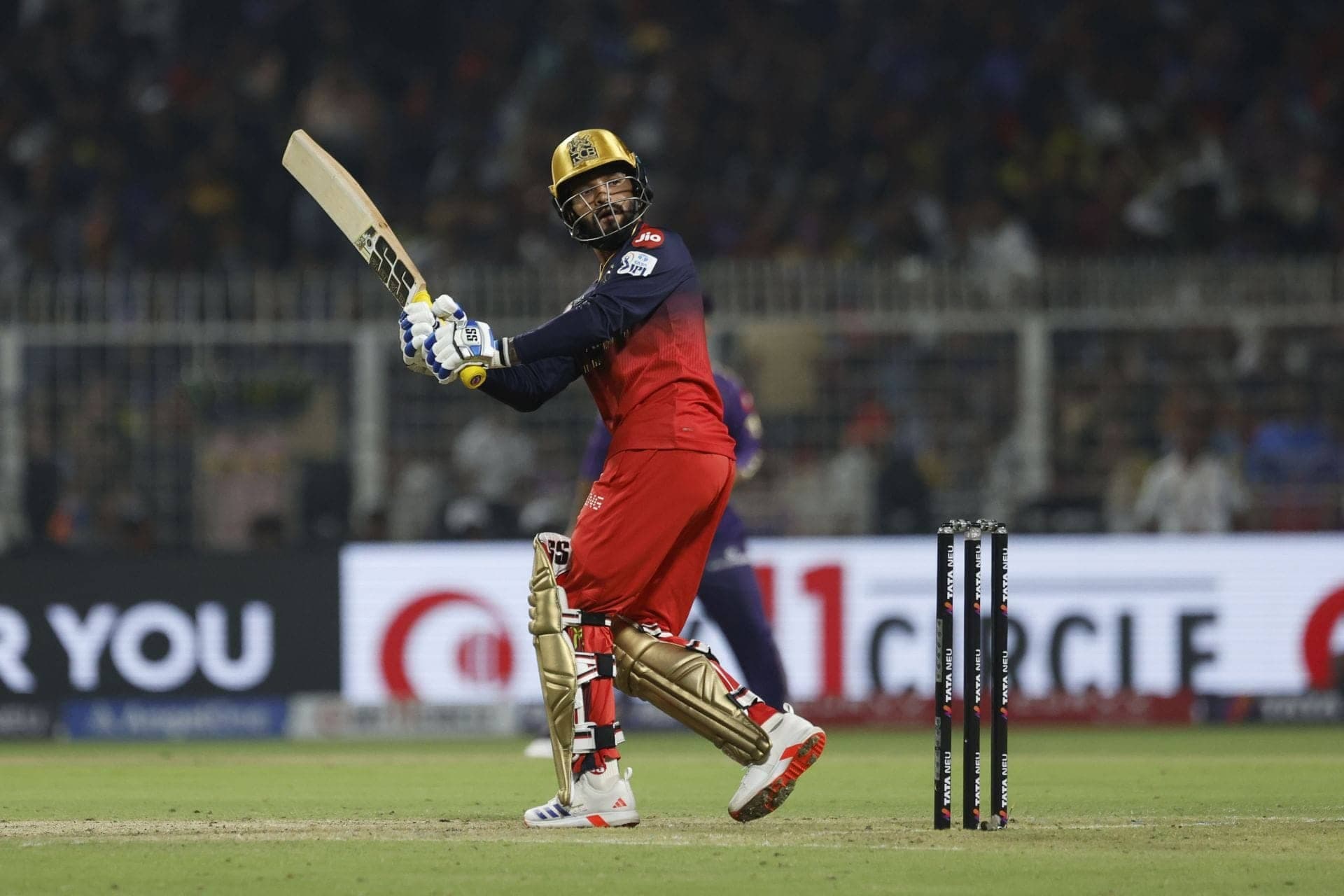 Rajat Patidar Hits Back-to-Back Sixes Like a Champ!