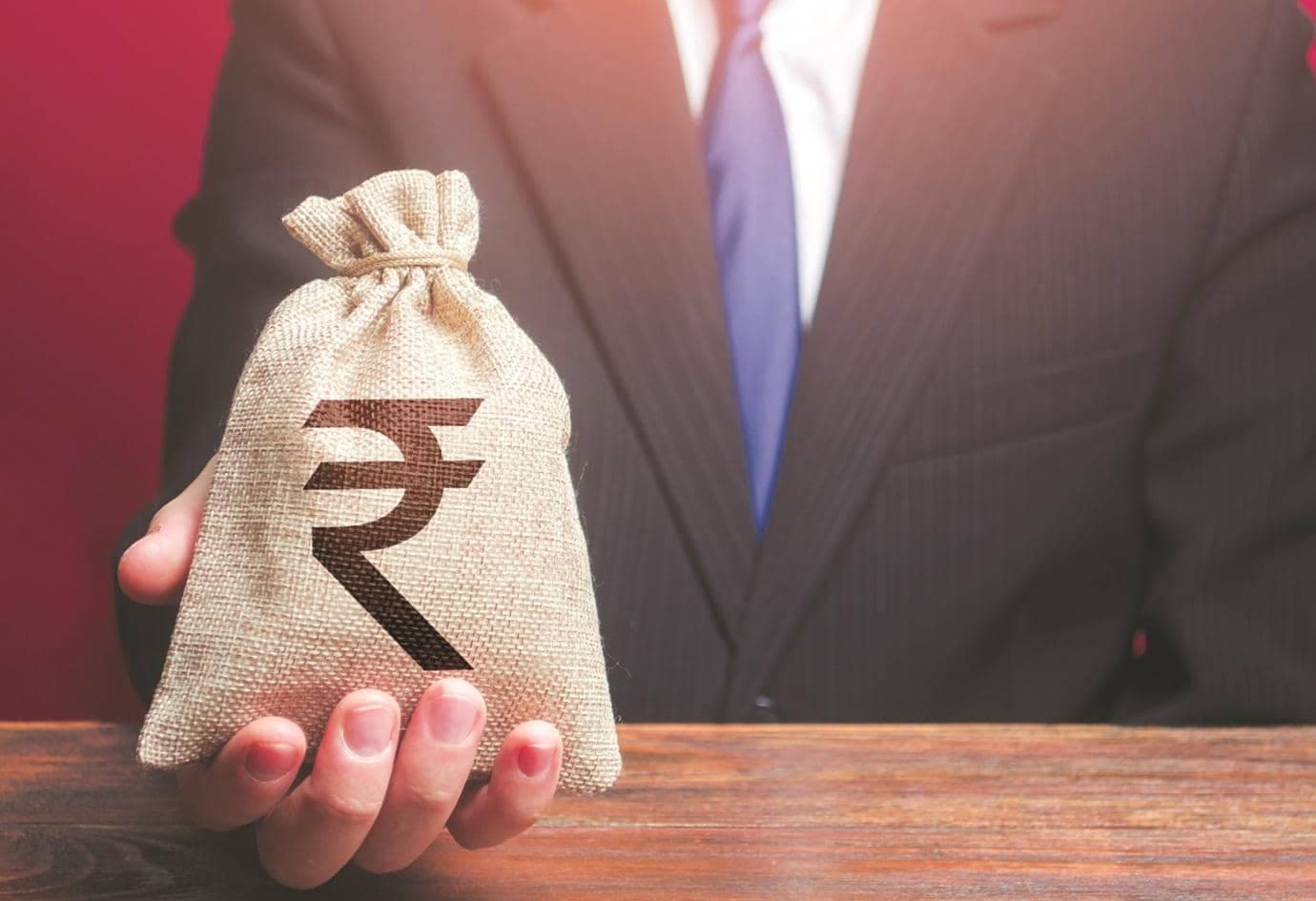 Rupee Jumps 6 Paise But Still Needs to Get Its Act Together