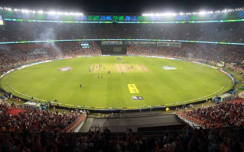 Titans vs Knights: IPL 2026 Showdown at Modi Stadium!