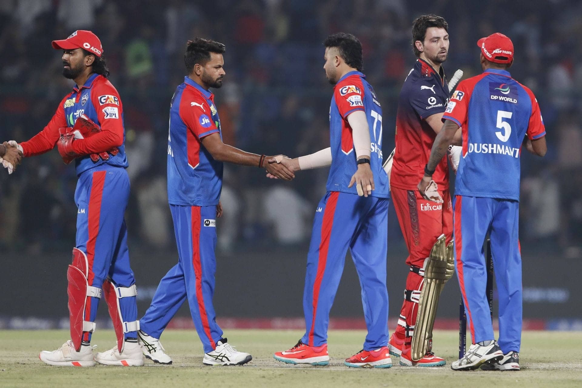 Former Cricketers Pick Players to Watch in RCB vs DC Clash