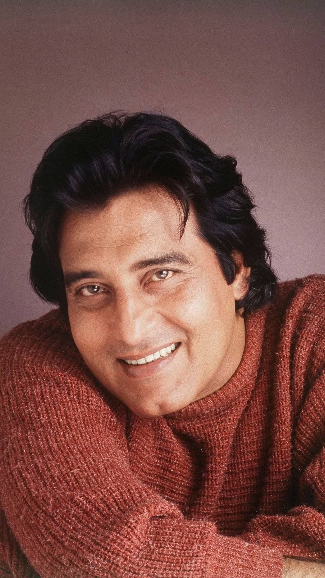 Vinod Khanna: The Bollywood Heartthrob We Still Adore