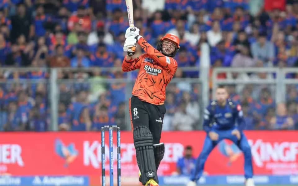 Sunrisers Hyderabad Crush Mumbai Indians in Epic Showdown