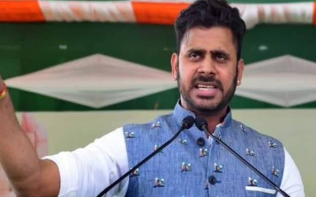 Tiwary Calls Out MI Management as CSK and MI Gear Up for Battle