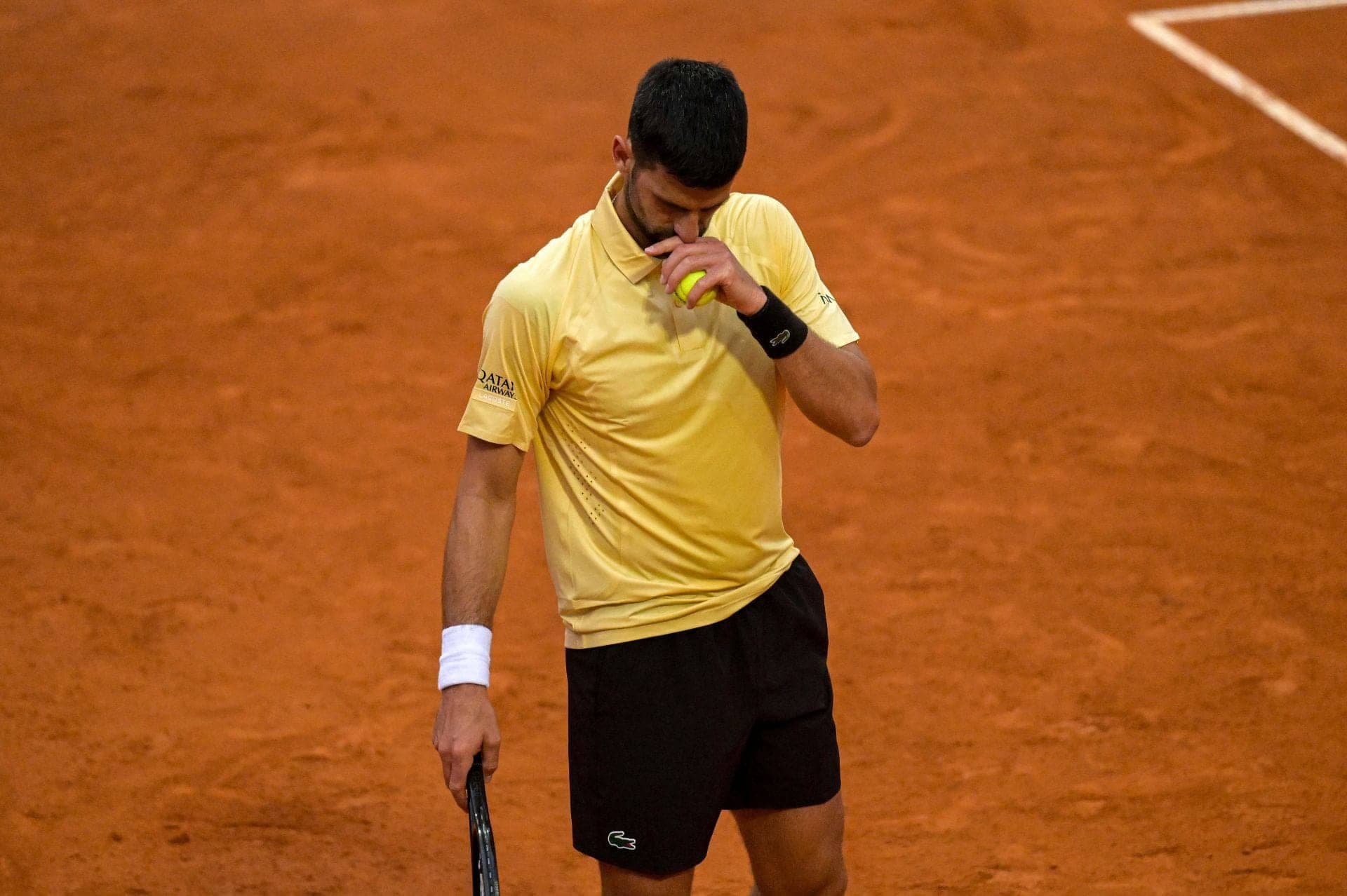"Here come the excuses, Djokovic sucks" - Fans react after Serb suffers stomach issues in shocking Italian Open loss to World No. 79