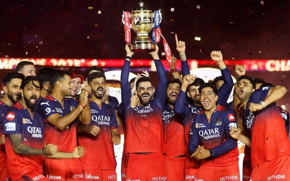 RCB Prepares for Epic Clash with Mumbai in IPL 2026