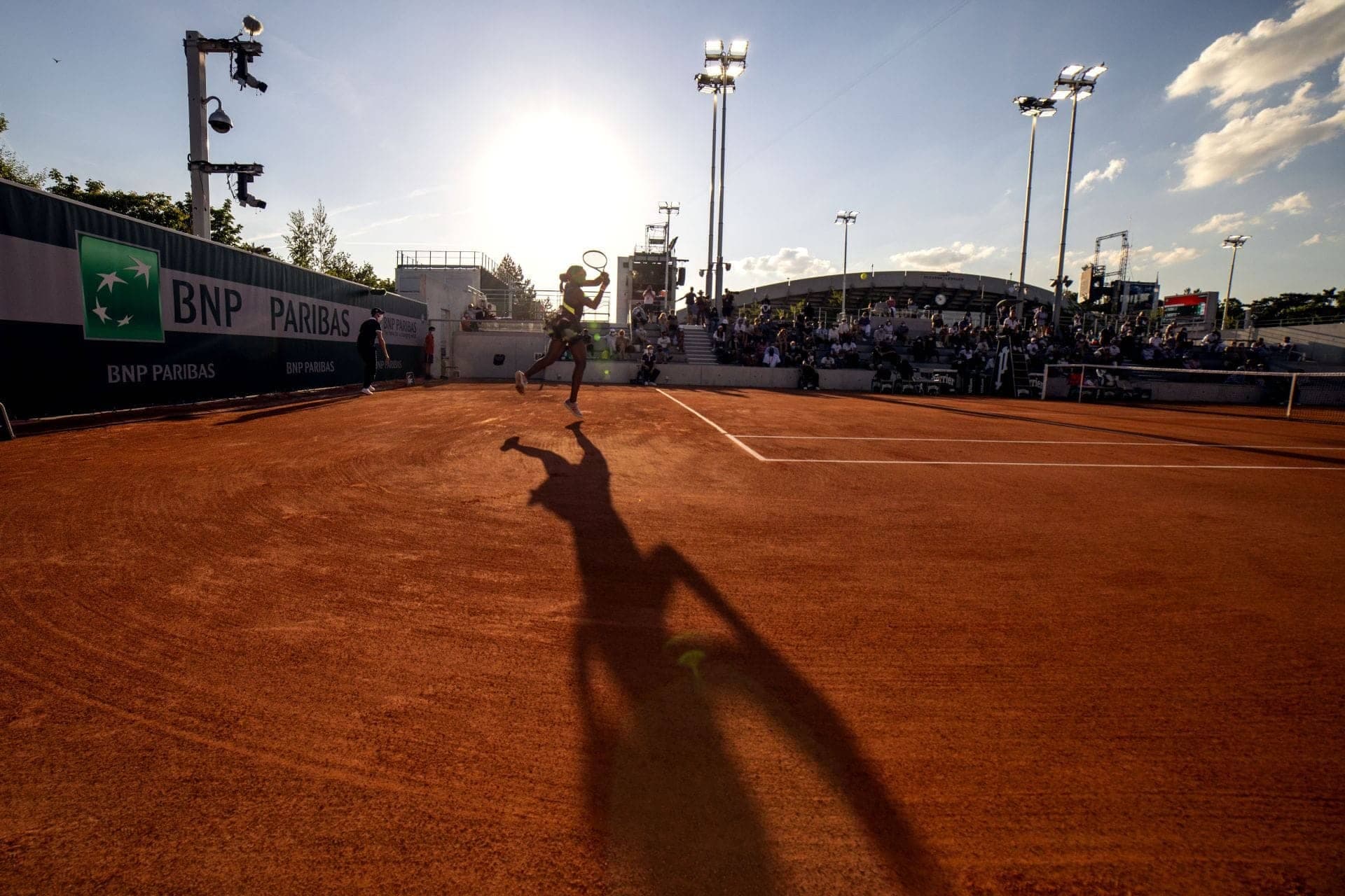 Iranian WTA player withdraws vs Israeli opponent in final, sparks booming debate among tennis fans: "Has she withdrawn against American opponent?"