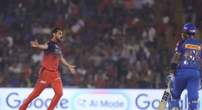 'The brilliance of Bhuvneshwar Kumar' - Irfan Pathan's huge praise for RCB stalwart after heroics vs MI